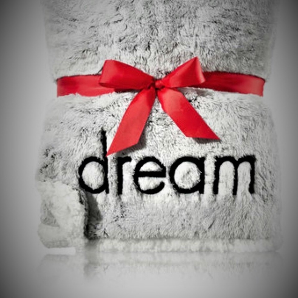 COPY - Bath Body Works SWEET DREAMER Faux Fur Blanket NEW